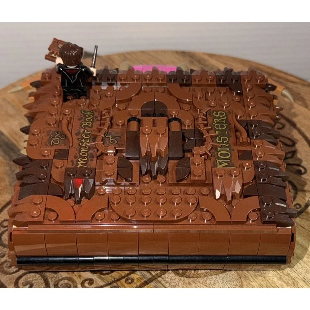 LEGO Harry Potter The Monster Book of Monsters 30628, 320 Pieces